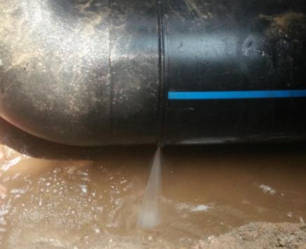 新密楼顶渗水维修公司为大家分享下新密卫生间漏水维修修补技术!